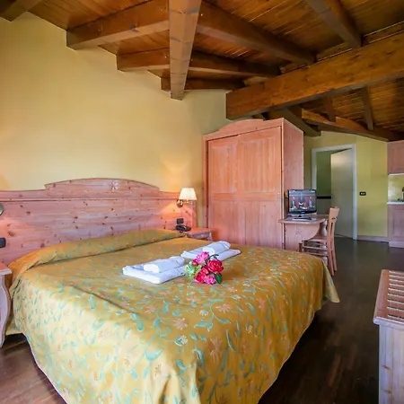 Ternate Sleeps 2 Air Con Appartement