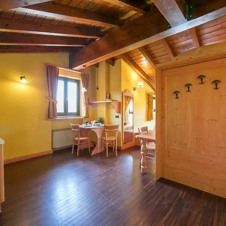 Ternate Sleeps 2 Air Con Appartement *